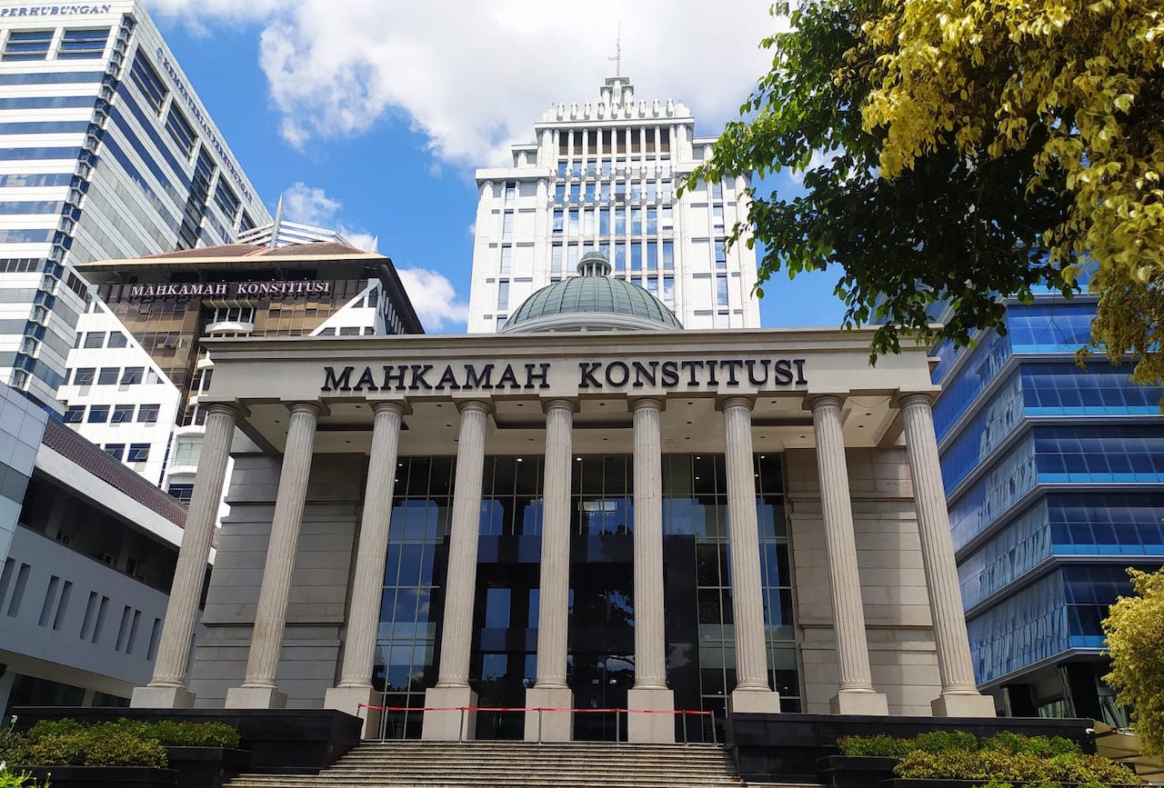 28 Mahkamah Konstitusi mengabulkan gugatan terhadap UU 4/2016 tentang Tabungan Perumahan Rakyat (Tapera) Senin (29/9/2025). MK menyatakan UU Tapera bertentangan dengan UUD 1945 dan harus diubah.