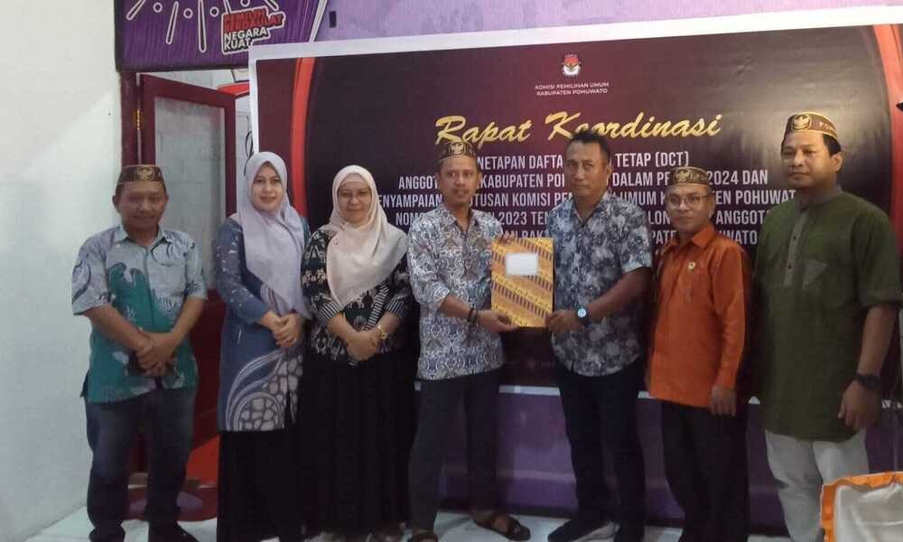 28 KPU Kabupaten Pohuwato menggelar Rapat Penetapan Daftar Calon Tetap (DCT) anggota DPRD setempat dalam Pemilu 2024, bertempat di Gedung C Kantor KPU Kabupaten Pohuwato, Jum'at (03/11/2023).