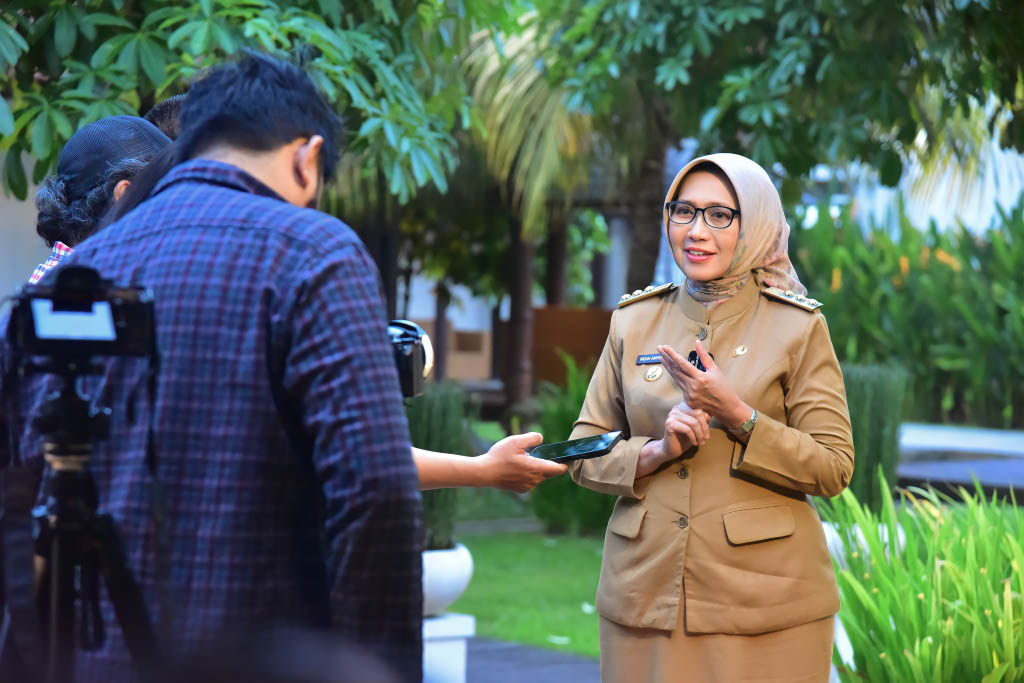 28 Bupati Lumajang
