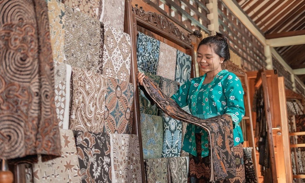 28 Hari Batik Nasional