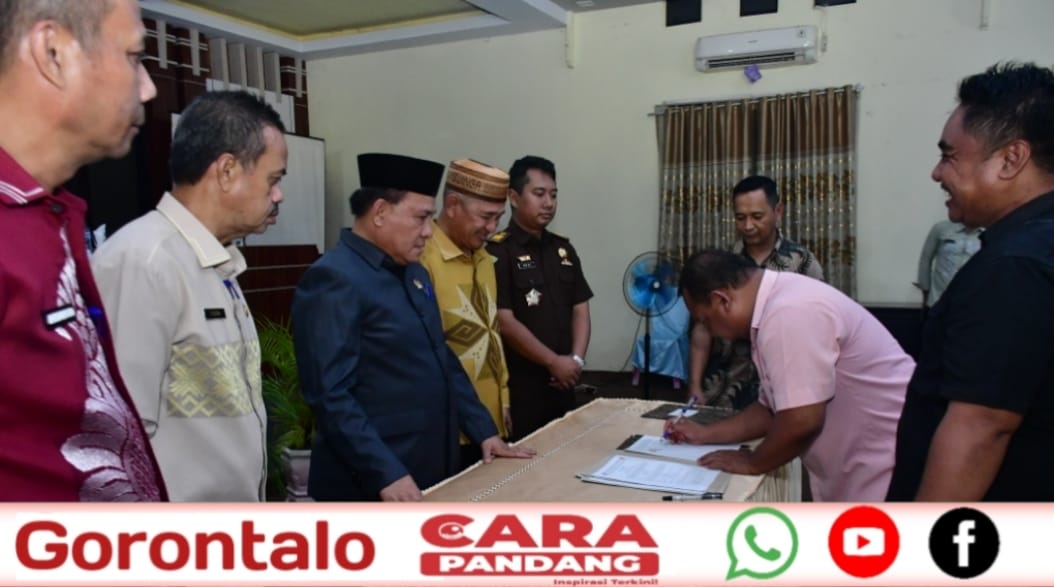 28 Perjuangan panjang Pemerintah Daerah Kabupaten Pohuwato untuk memperoleh bantuan rehabilitasi dan rekonstruksi infrastruktur pasca bencana akhirnya membuahkan hasil.