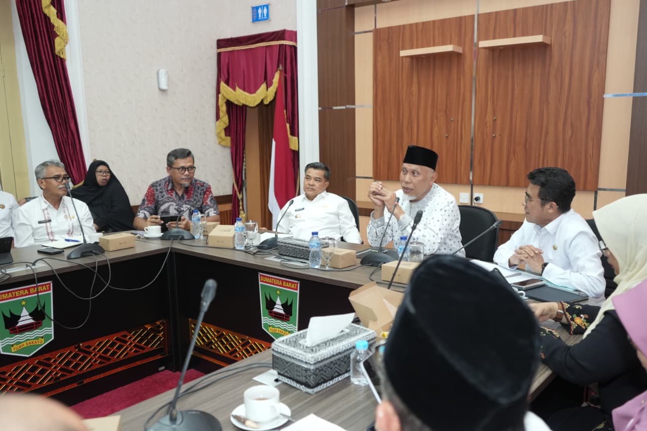 28 Gubernur Mahyeldi Pimpin Rapat Bahas Solusi Kemacetan Padang Lua, Sepakat Lanjutkan Bypass Bukittinggi–Koto Baru