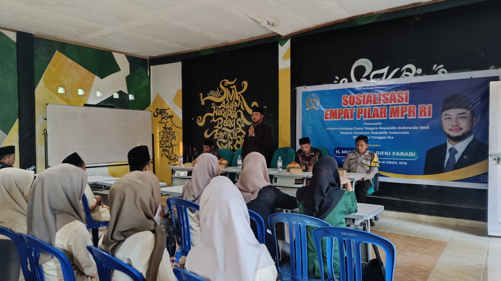 28 Istimewa