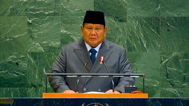 28 Istimewa