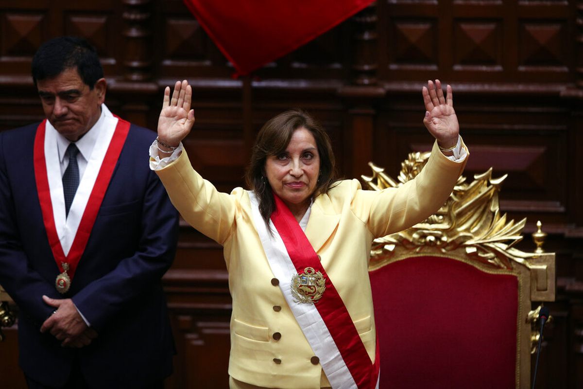28 Kongres Peru resmi memakzulkan Presiden Dina Boluarte, Jumat (10/10/2025) dini hari setelah meningkatnya gelombang kejahatan di seluruh negeri. Para anggota parlemen menilai Boluarte gagal menekan angka kriminalitas yang semakin parah.
