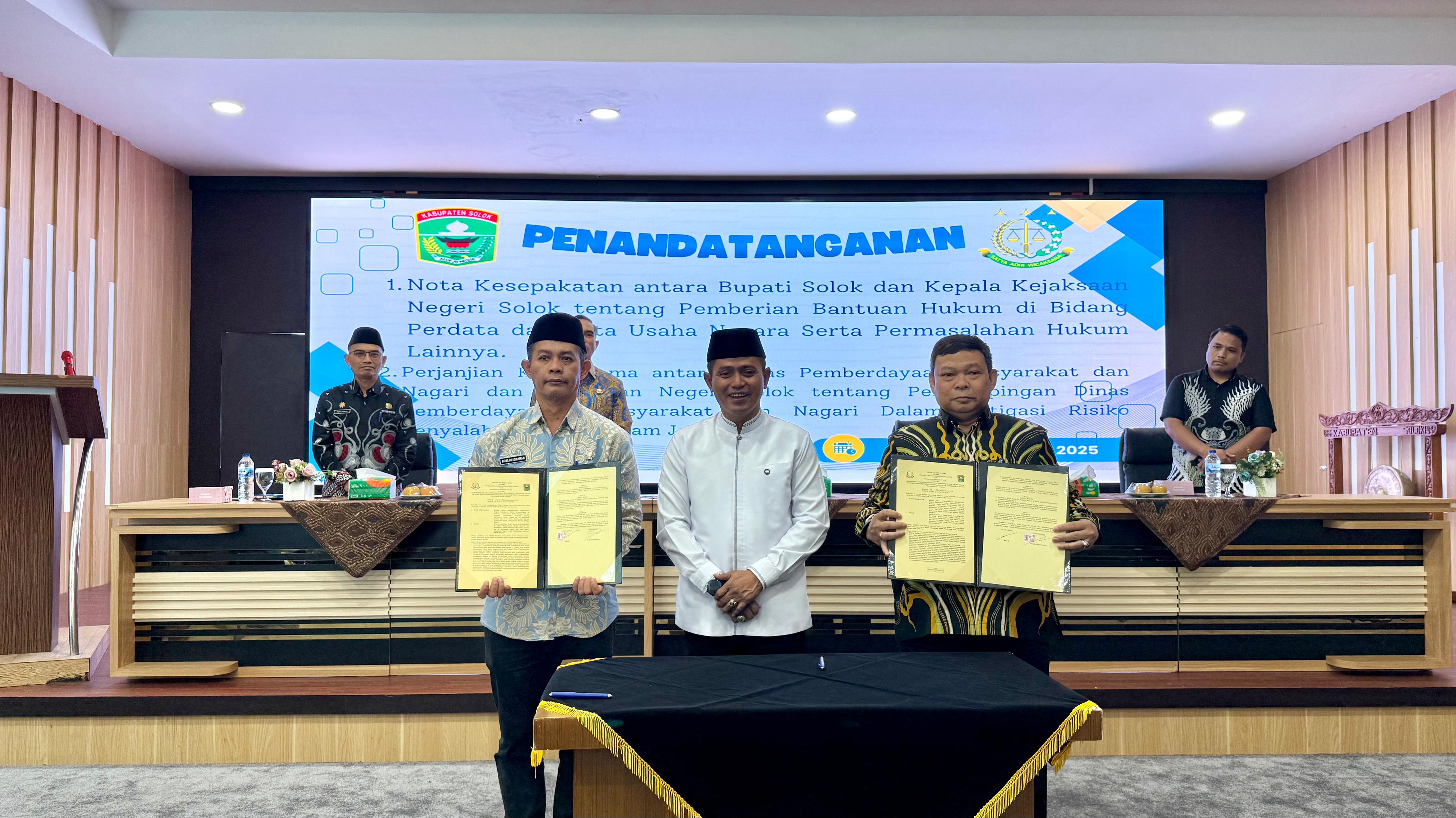 28 Penandatanganan MoU Antara Pemerintah Kabupaten Solok dan Kejaksaan Negeri Solok