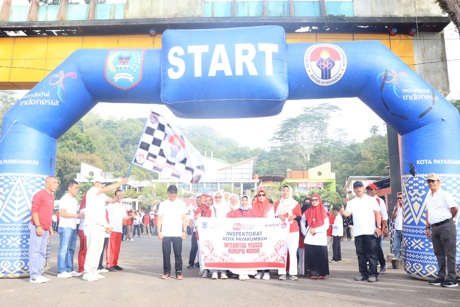 28 1.500 ASN Payakumbuh Meriahkan HUT ke-80 RI dengan Lomba Tradisional Penuh Tawa
