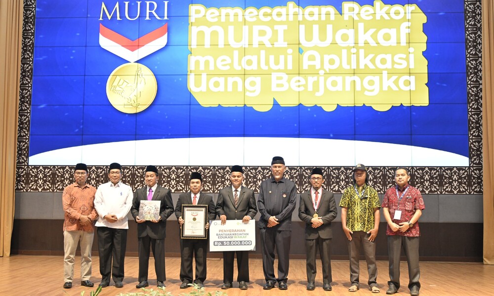 28 Gubernur Sumatera Barat (Sumbar), Mahyeldi Ansharullah menegaskan bahwa waqaf adalah salah satu instrumen keuangan dengan fungsi sosial yang sangat baik untuk menopang kehidupan masyarakat.