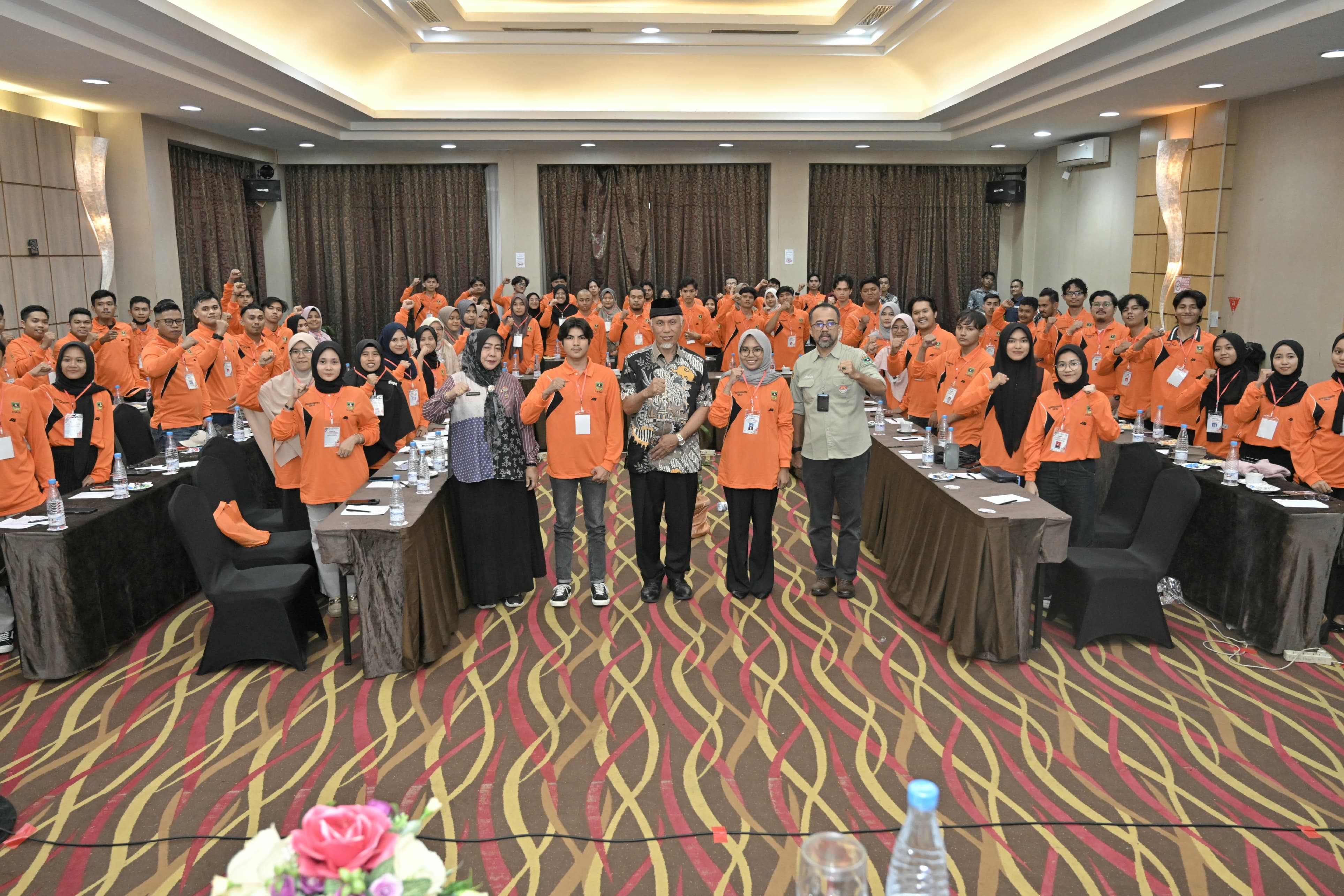 28 Gubernur Sumatera Barat (Sumbar), Mahyeldi Ansharullah membuka Pelatihan Kewirausahaan Pemuda Tahun 2024 yang diselenggarakan oleh Dinas Pemuda dan Olahraga (Dispora) Sumbar di Hotel Rocky, Bukittinggi, Kamis (1/8/2024).
