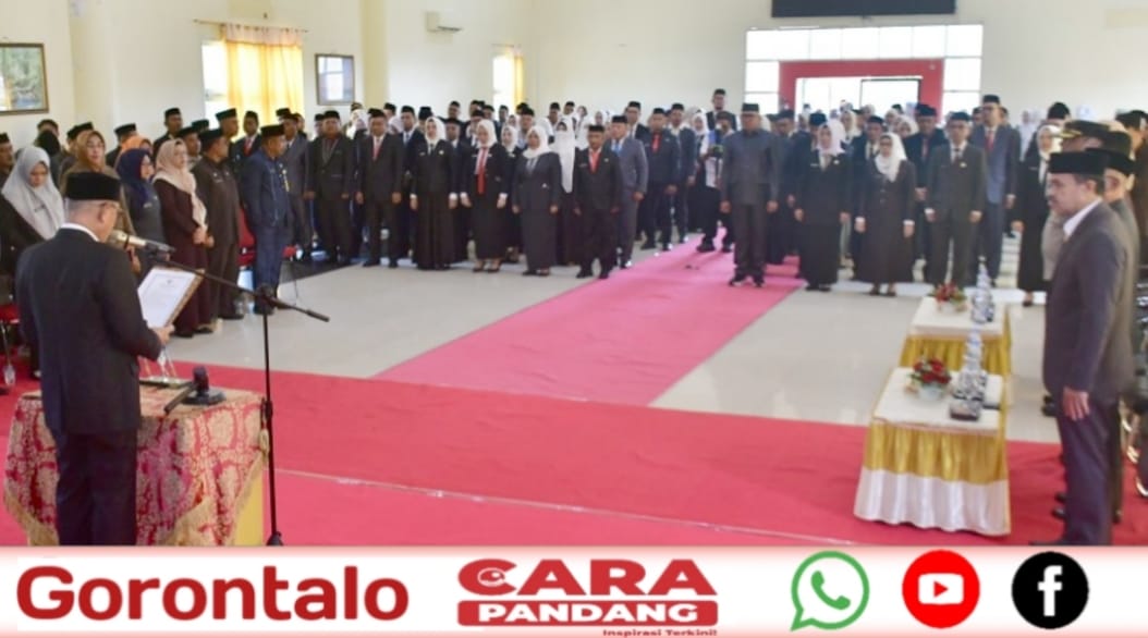 28 Sebanyak 121 Pejabat Administrator dan Pejabat Pengawas di lingkungan Pemerintah Kabupaten Pohuwato resmi dilantik dan diambil sumpah jabatan oleh Bupati Pohuwato, Saipul A. Mbuinga, di Gedung Panua, Jumat (03/10/2025).