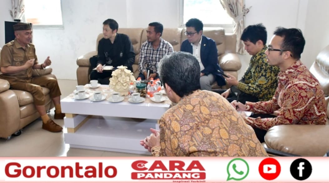 28 Bupati Pohuwato, Saipul A. Mbuinga, menyambut baik kedatangan investor kakao asal Jepang yang untuk keempat kalinya kembali berkunjung ke Pohuwato.