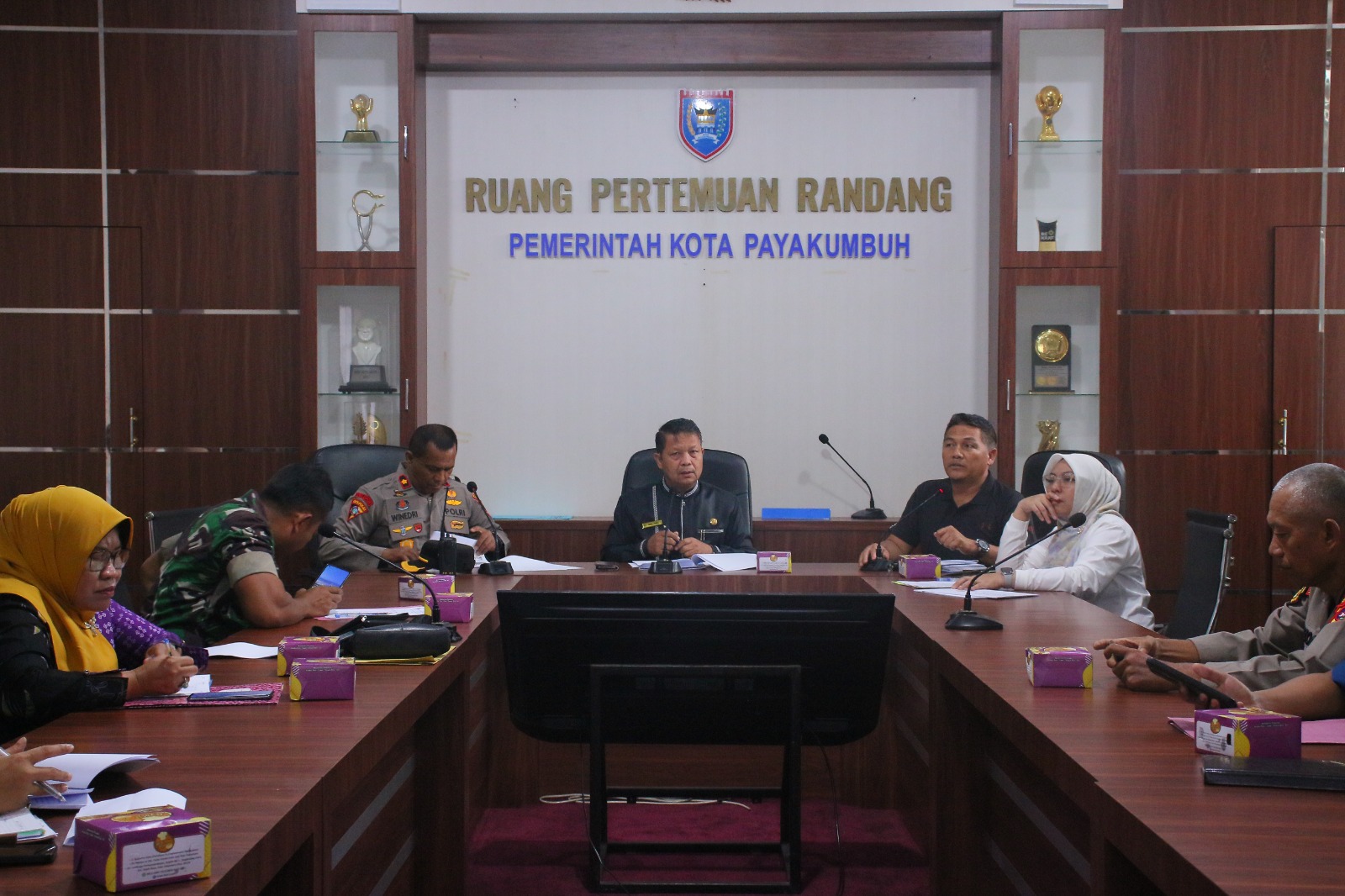 28 Pemerintah Kota Payakumbuh akan memulai penertiban terhadap bangunan yang berdiri di atas fasilitas umum pada Selasa, 20 Mei 2025, pukul 08.30 WIB.