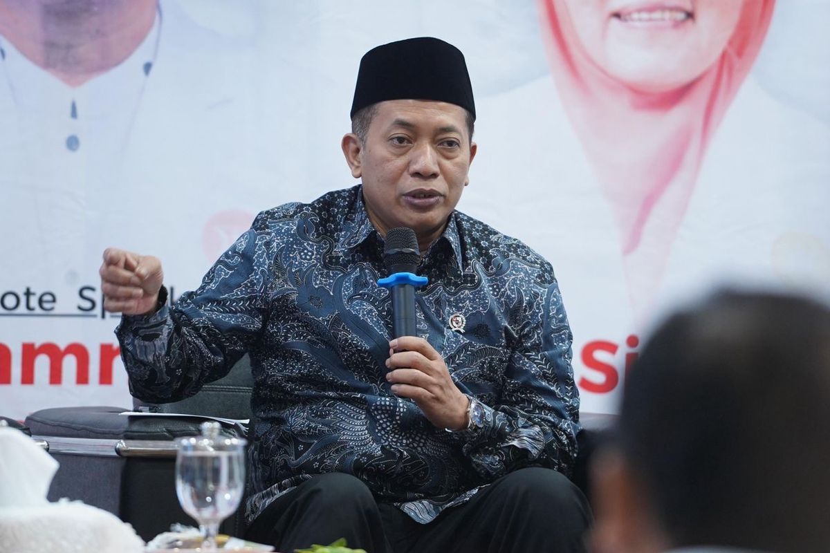 28 Istimewa
