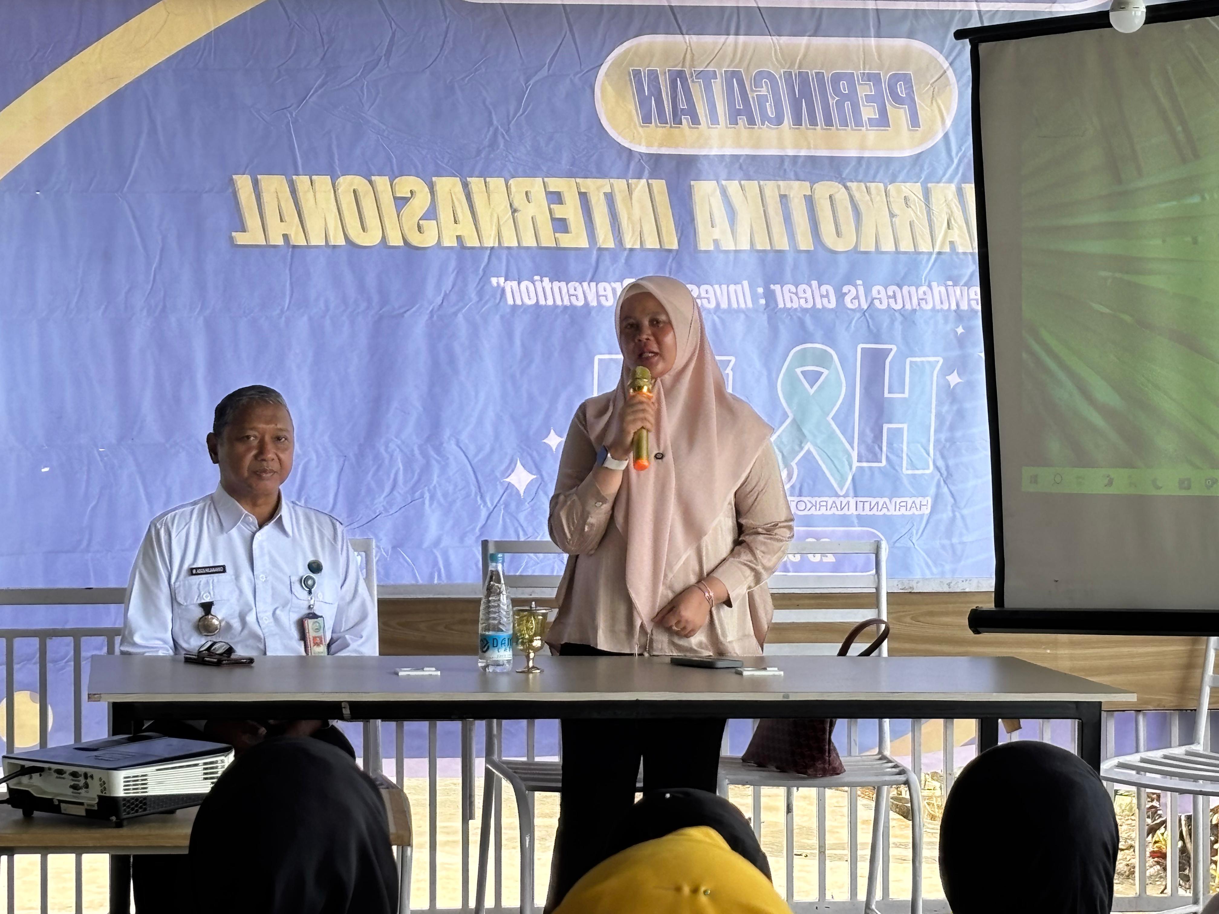 28 Ketua TP-PKK Kabupaten Solok Ny. Nia Jon Firman Pandu Hadiri Workshop Fasilitasi Pendidikan Anti Narkoba pada Keluarga