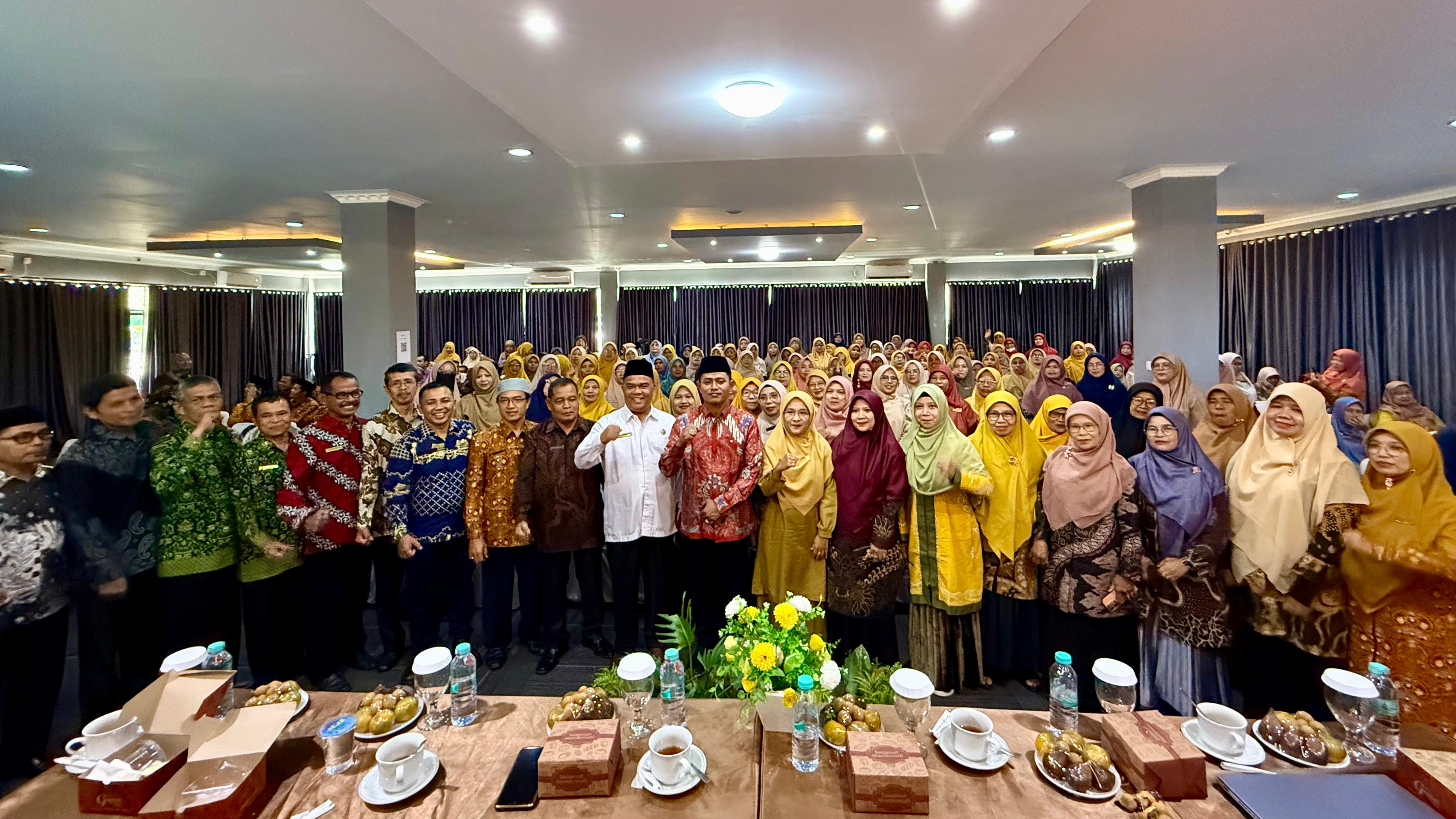 28 Bupati Solok Buka Seminar Pendidikan Agama Islam : Antara Harapan dan Tantangan