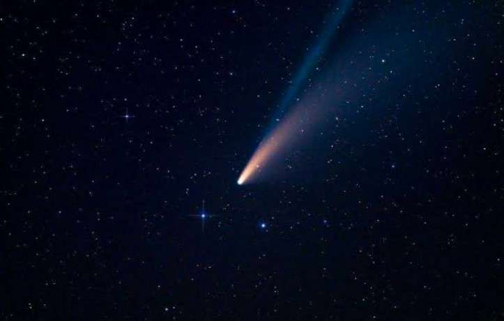 28 Mengenal Hujan Meteor Draconid, Fenomena Langit yang Menakjubkan