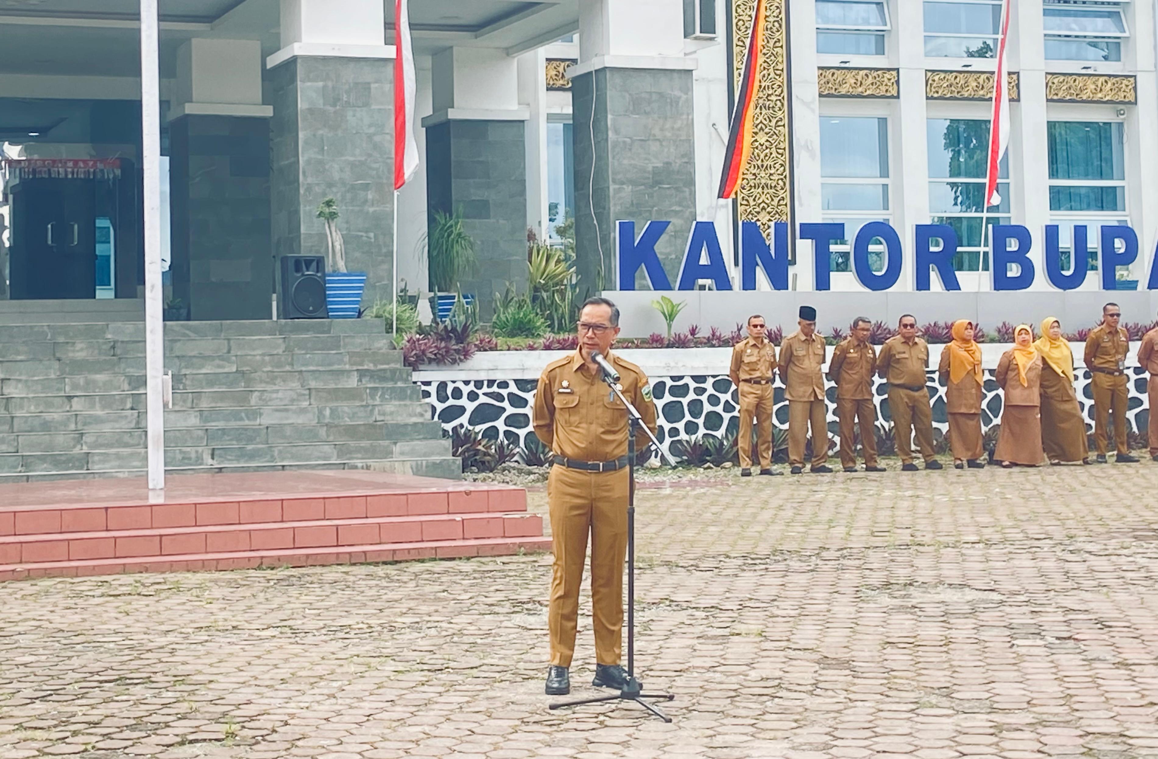 28 Sekda Medison Ingatkan Kedisiplinan dan Konsistensi dalam Melayani Masyarakat