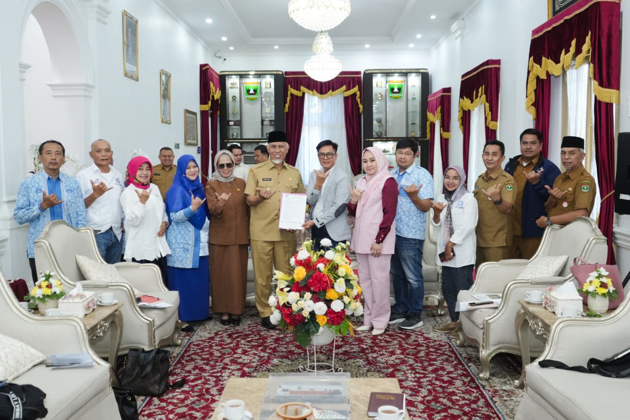28 Gubernur Mahyeldi Dorong Penguatan Ekosistem Pariwisata Sumbar, Bahas Pembukaan Jalur Udara Internasional Padang–Kelantan