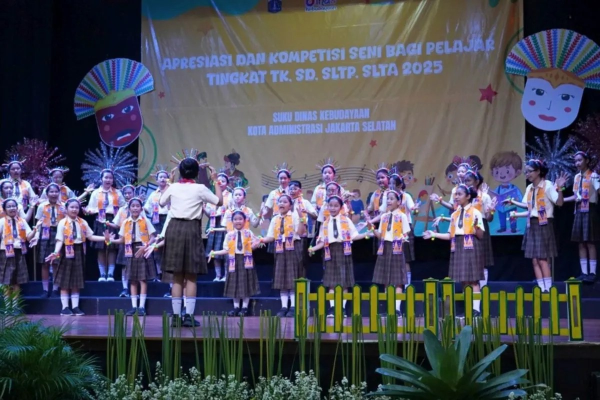 28 Istimewa