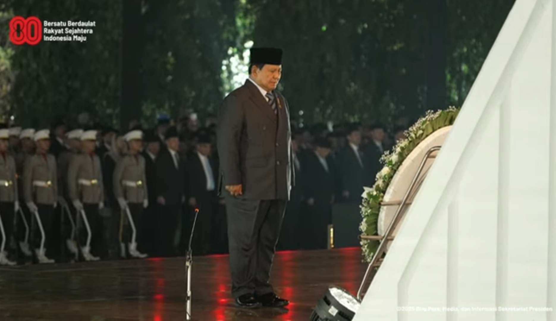 28 Upacara Renungan Suci