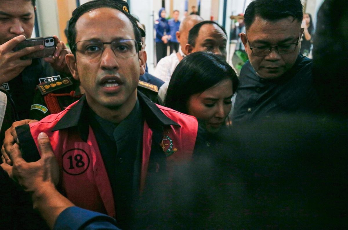 28 Komisi Pemberantasan Korupsi (KPK) berpeluang menetapkan Mantan Mendikbudristek, Nadiem Makarim menjadi tersangka pengadaan layanan Google Cloud.