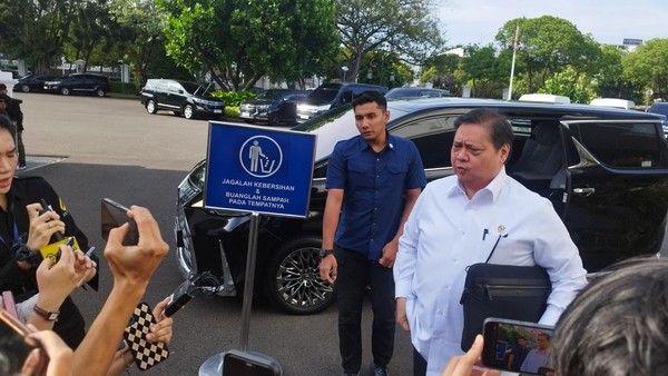 28 Menko Perekonomian Airlangga Hartarto