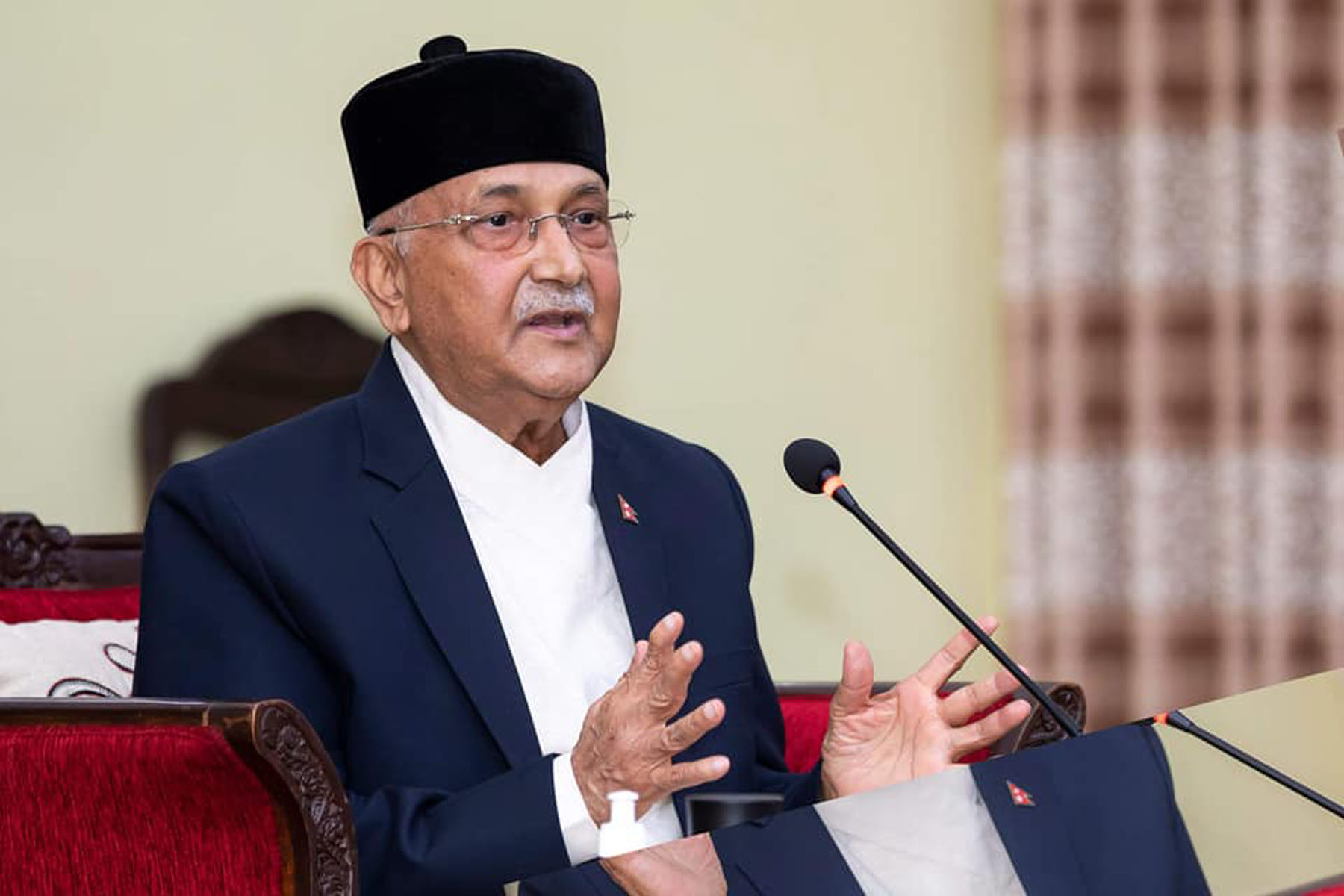 28 Perdana Menteri Nepal KP Sharma Oli terpaksa mundur setelah terjadi gelombang protes anti-korupsi besar-besaran di negara tersebut. Aksi yang berlangsung pada Senin (8/9/2025) itu menewaskan 19 orang dan melukai lebih dari 100 orang.