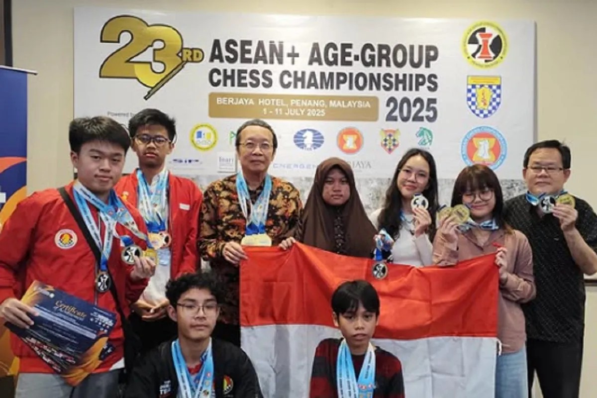 28 Istimewa