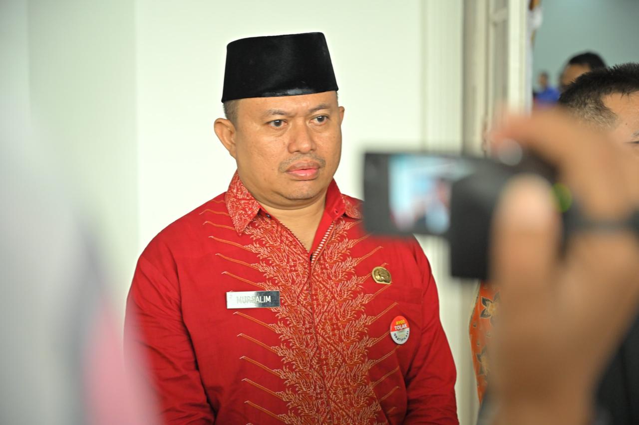 28 Gubernur Sumbar, Mahyeldi Ansharullah telah mengajukan permohonan Cuti di Luar Tanggungan Negara selama masa kampanye Pilgub Sumbar Tahun 2024 kepada Menteri Dalam Negeri.