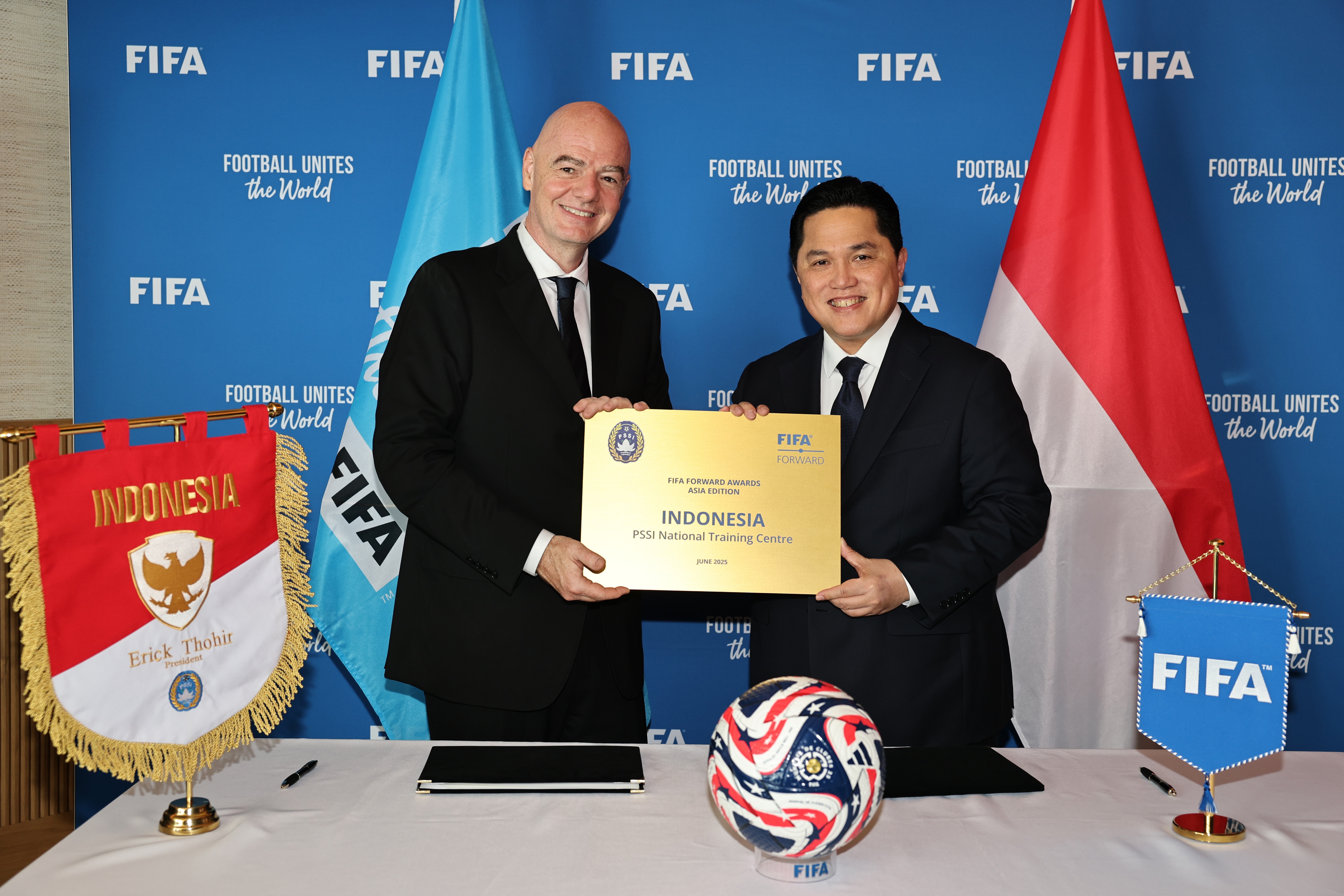 28 Presiden Federasi Sepak Bola Internasional (FIFA) Gianni Infantino mendoakan yang terbaik untuk Indonesia yang akan bertanding dalam Grup B kualifikasi Piala Dunia 2026 zona Asia putaran keempat menghadapi Irak dan Arab Saudi.